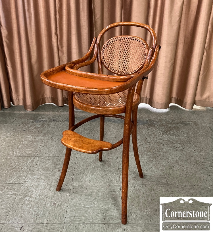 You are currently viewing Oak Antique Bentwood High Chair