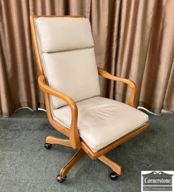 5010-162-American Leather Executive Desk Chair