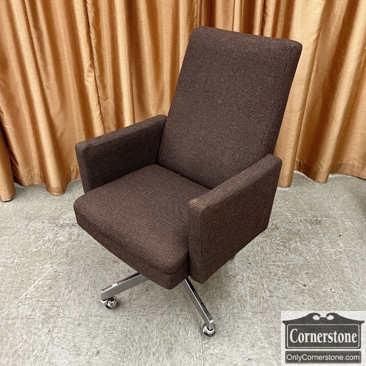 You are currently viewing <span class="post-tag">sold</span> Gunlocke Mid-Century Modern Executive Desk Chair