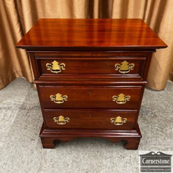 5010-354-Lexington Bedside Chest