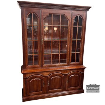 5020-1993-Thomasville China Cabinet