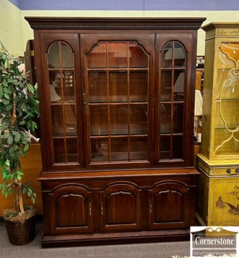 5020-943-Thomasville Display China Cabinet